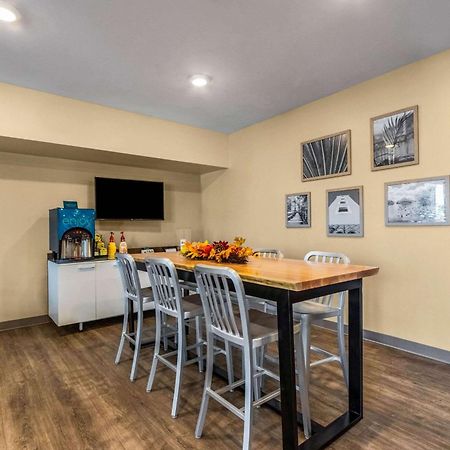 Woodspring Suites Мирамар Екстериор снимка