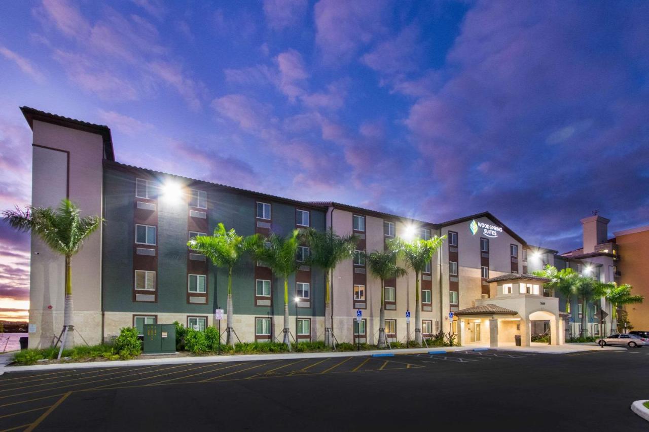 Woodspring Suites Мирамар Екстериор снимка
