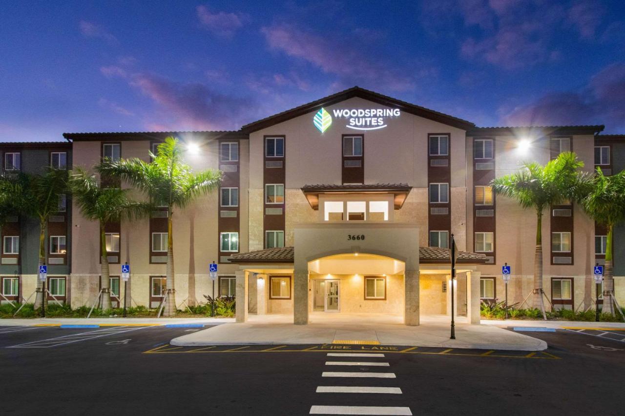 Woodspring Suites Мирамар Екстериор снимка