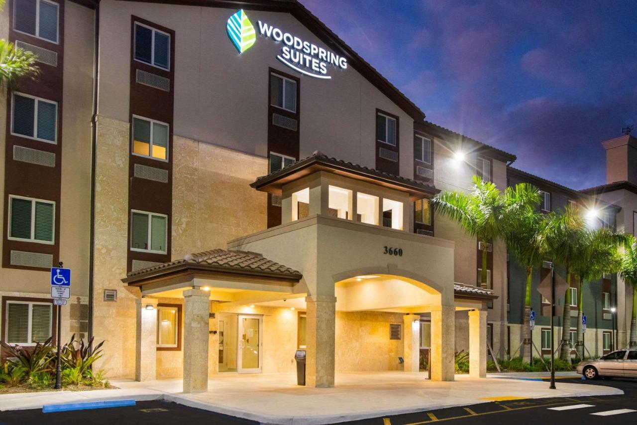 Woodspring Suites Мирамар Екстериор снимка