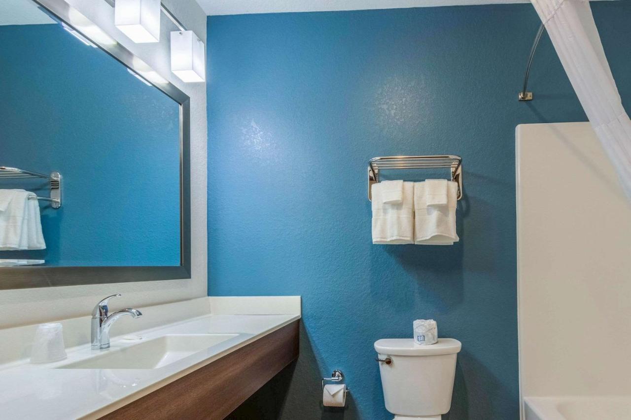 Woodspring Suites Мирамар Екстериор снимка